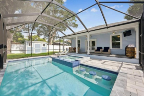 Stylish Luxury Retreat Heated Pool & Hot Tub